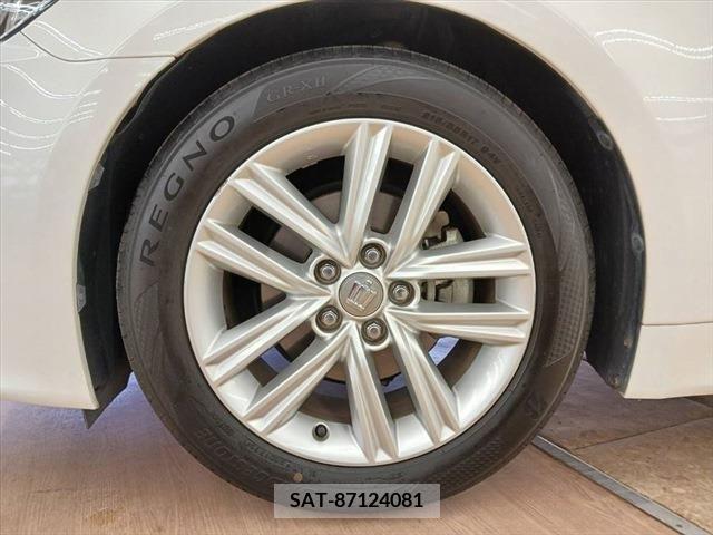 Toyota CROWN SEDAN 2013-07 215387-17