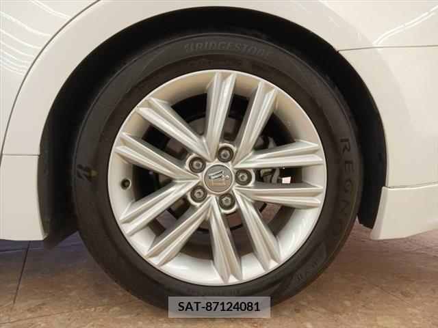 Toyota CROWN SEDAN 2013-07 215387-16