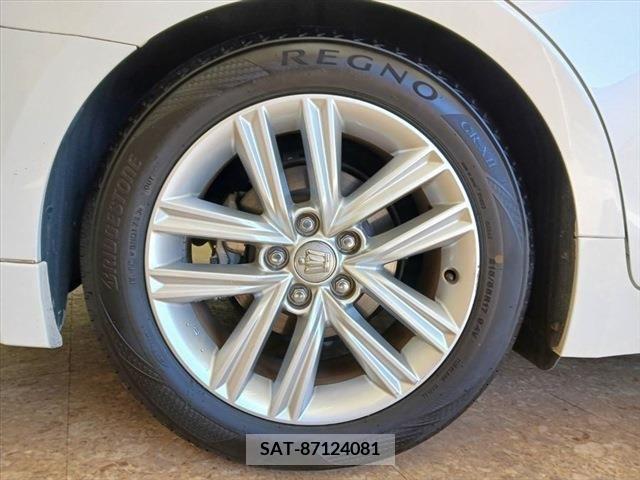 Toyota CROWN SEDAN 2013-07 215387-15