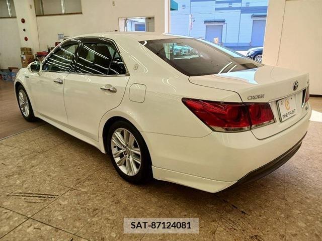 Toyota CROWN SEDAN 2013-07 215387-6