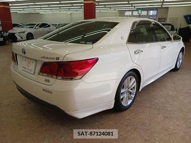 Toyota CROWN SEDAN 2013-07 215387-4