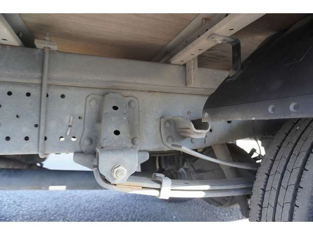 Isuzu ELF TRUCK 2014-06 184156-9