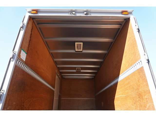 Isuzu ELF TRUCK 2014-06 184156-18
