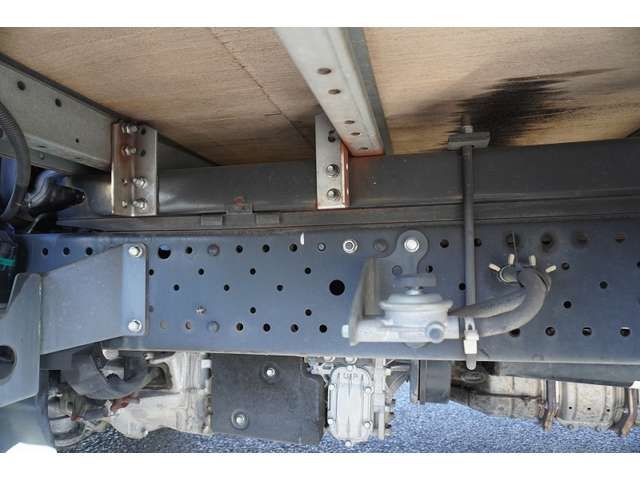 Isuzu ELF TRUCK 2014-06 184156-10