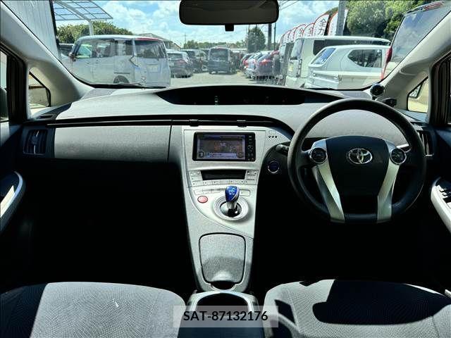 Toyota PRIUS 2012-05 366654-1