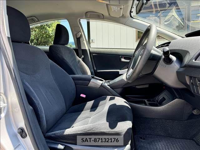 Toyota PRIUS 2012-05 366654-8