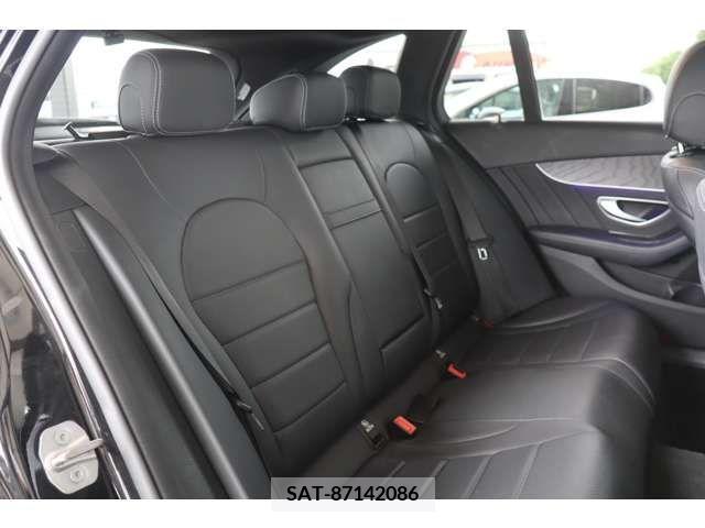Mercedes Benz C-CLASS 2019-11 332047-27
