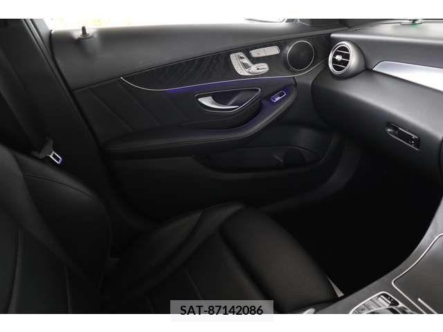 Mercedes Benz C-CLASS 2019-11 332047-21