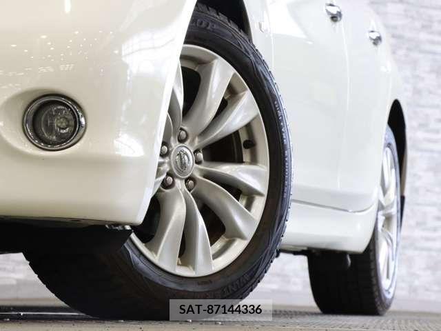 Nissan FUGA 2012-06 360756-10
