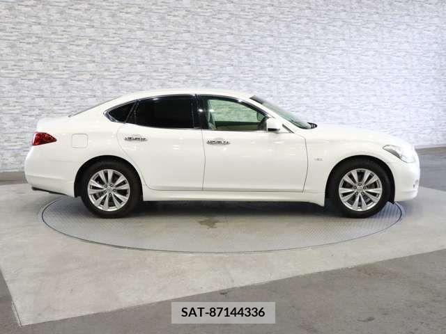 Nissan FUGA 2012-06 360756-7