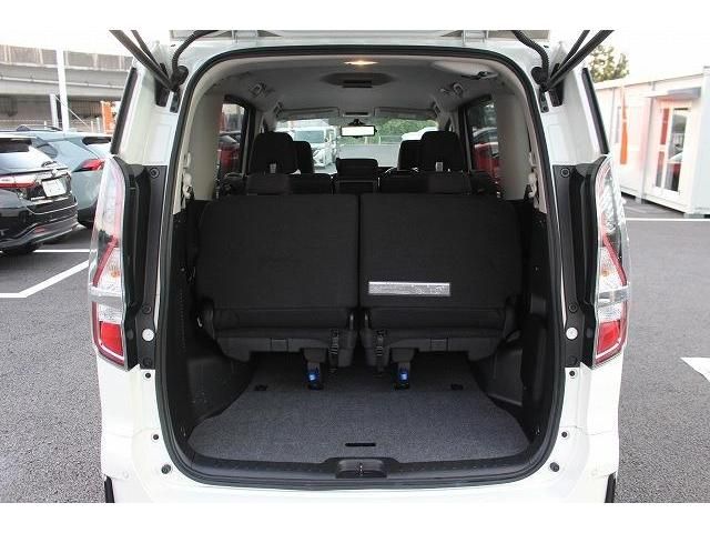 Nissan SERENA 2022-06 186363-16