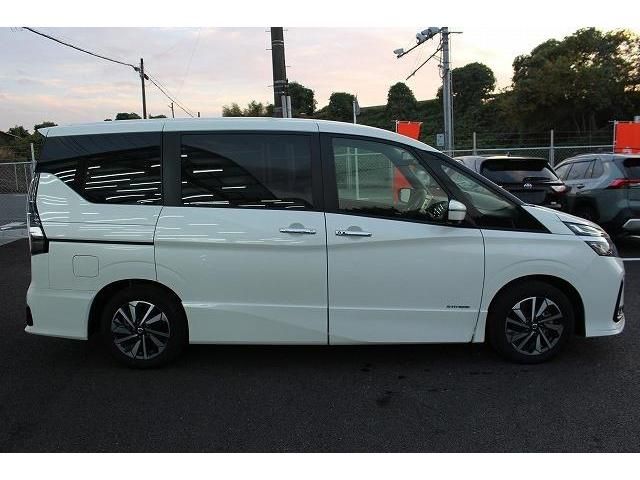 Nissan SERENA 2022-06 186363-6