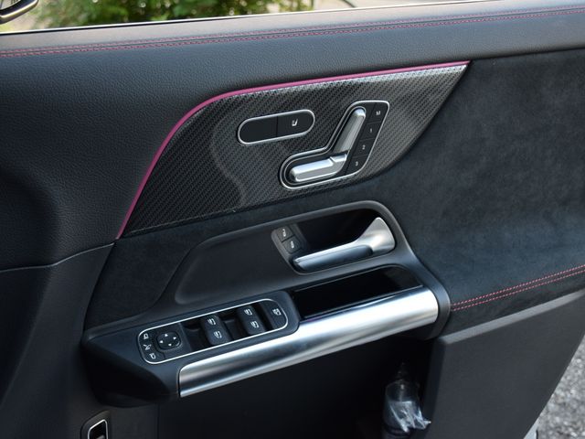 Mercedes Benz GLA-CLASS 2022-09 11332-5