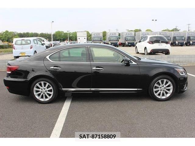 Lexus LS 2016-04 275507-10