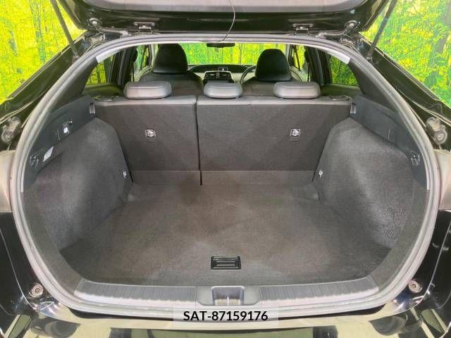 Toyota PRIUS 2016-08 366472-10