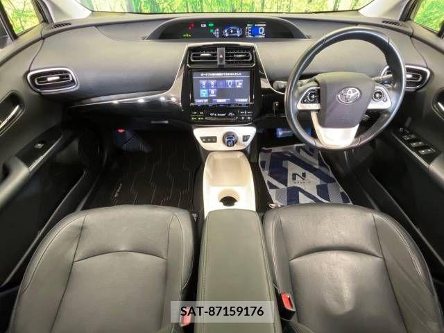 Toyota PRIUS 2016-08 366472-1