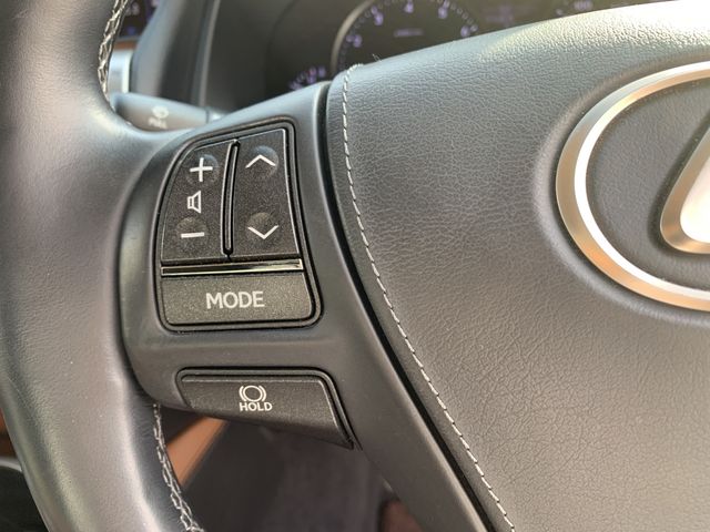 Lexus LS 2017-05 186562-5
