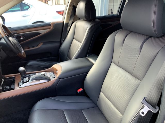Lexus LS 2017-05 186562-16