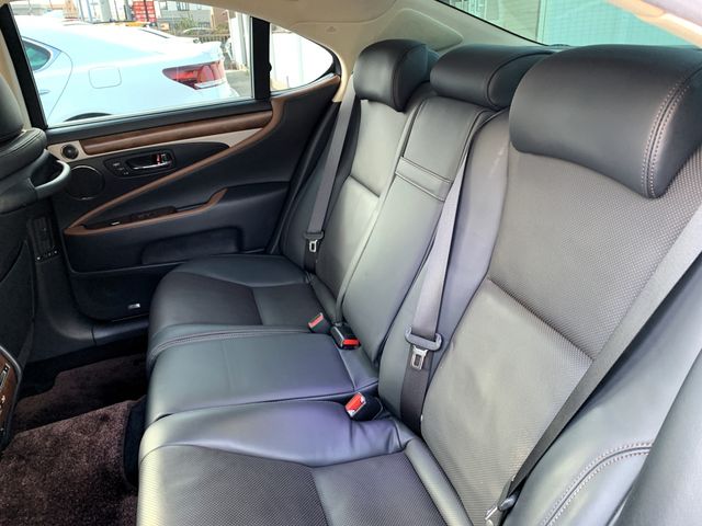 Lexus LS 2017-05 186562-18