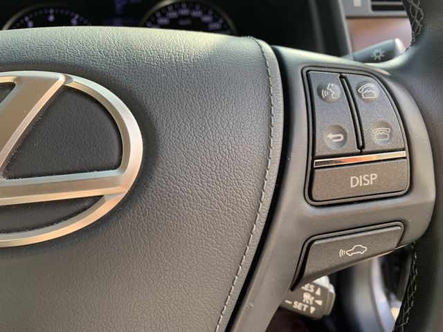 Lexus LS 2017-05 186562-6