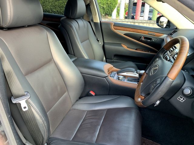 Lexus LS 2017-05 186562-4