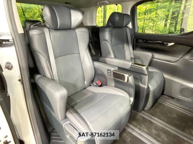 Toyota ALPHARD 2022-10 333364-9