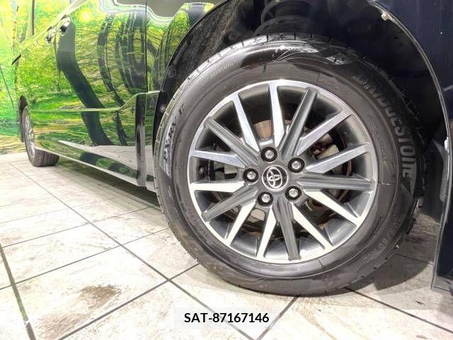 Toyota NOAH 2017-06 365131-14