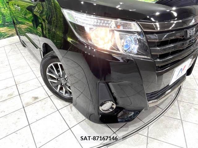 Toyota NOAH 2017-06 365131-13
