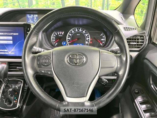 Toyota NOAH 2017-06 365131-12