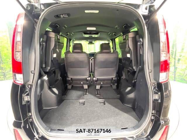 Toyota NOAH 2017-06 365131-11