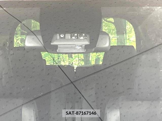 Toyota NOAH 2017-06 365131-7