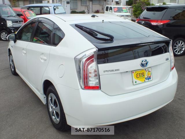 Toyota PRIUS 2013-09 201342-16