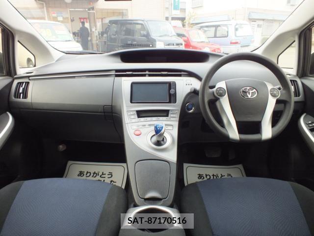 Toyota PRIUS 2013-09 201342-26