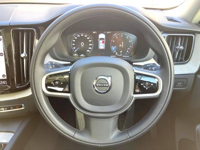 Volvo XC60 2020-11 192976-10