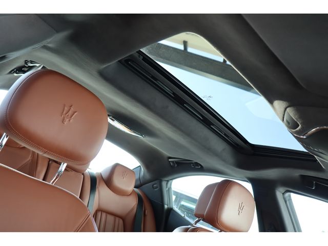 Maserati GHIBLI 2016-06 192837-23