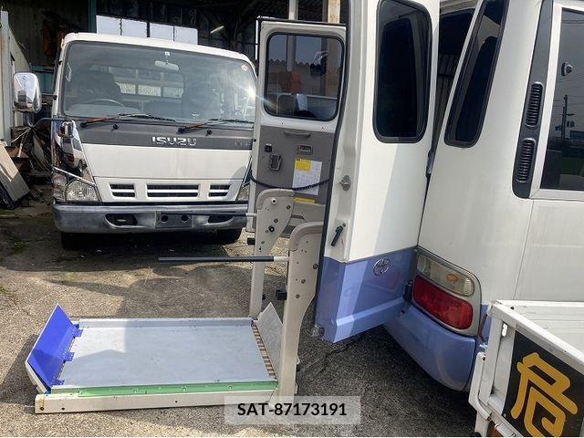 Toyota COASTER 2004-07 201072-4
