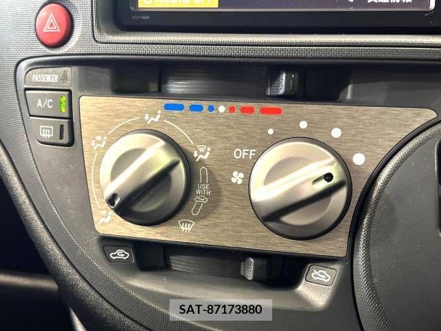 Toyota SIENTA 2015-02 211771-5
