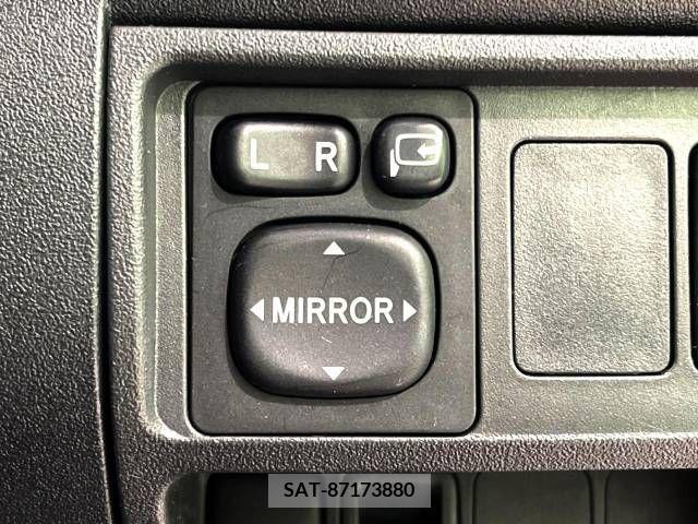 Toyota SIENTA 2015-02 211771-6