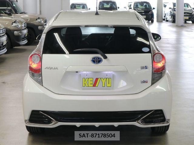 Toyota AQUA 2014-06 329708-5