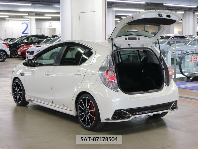 Toyota AQUA 2014-06 329708-15