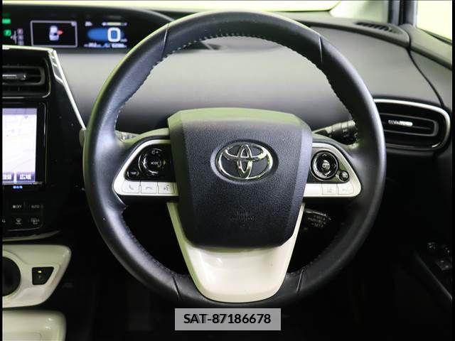 Toyota PRIUS 2016-01 281851-8