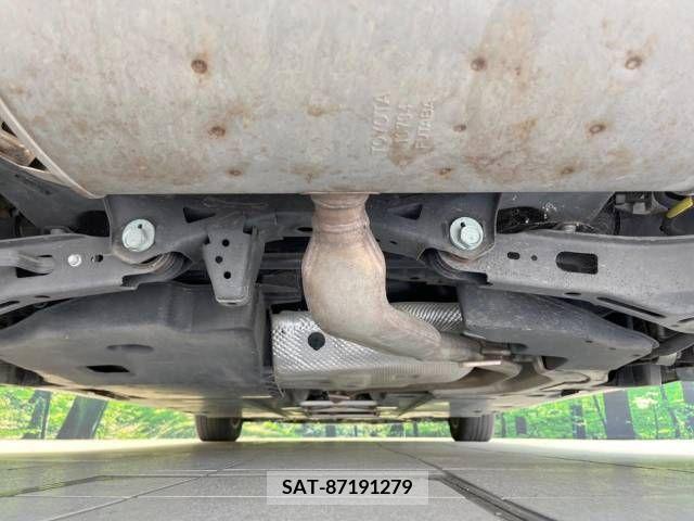 Toyota PRIUS 2017-06 326504-19