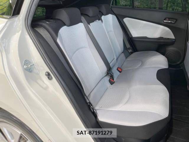 Toyota PRIUS 2017-06 326504-9