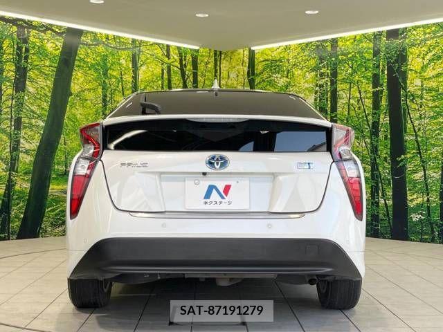 Toyota PRIUS 2017-06 326504-15