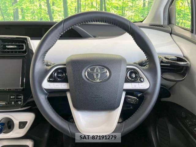 Toyota PRIUS 2017-06 326504-11