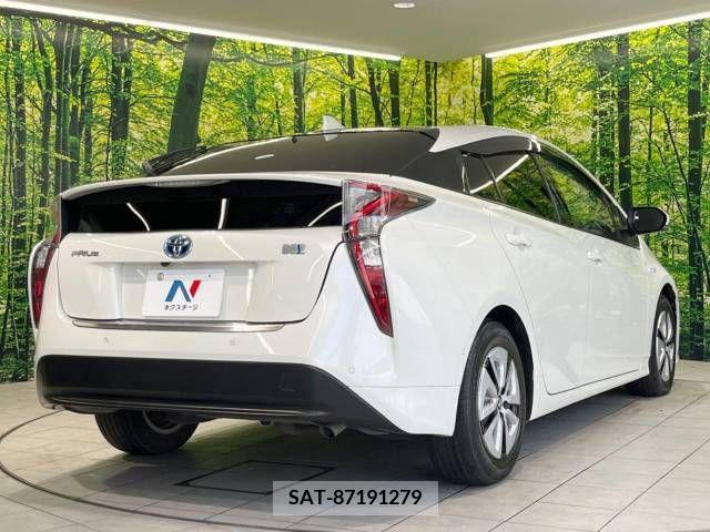 Toyota PRIUS 2017-06 326504-17