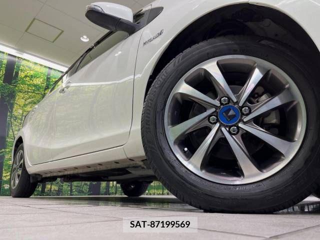 Toyota AQUA 2015-08 380509-12
