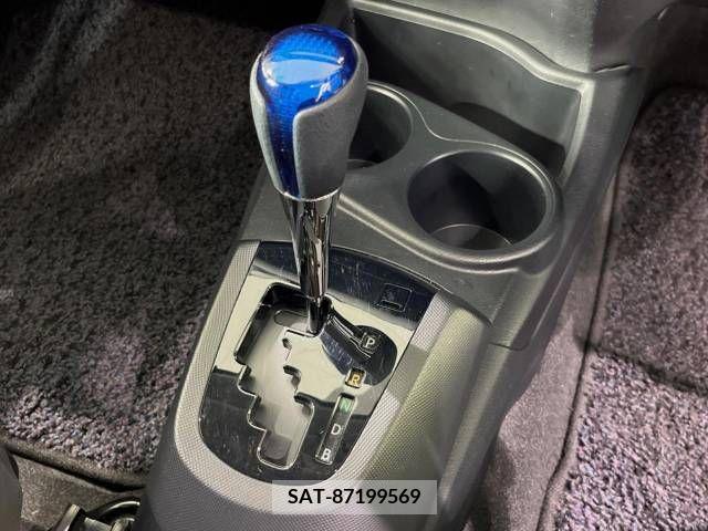 Toyota AQUA 2015-08 380509-19