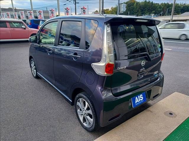 Nissan DAYZ 2015-08 181010-2