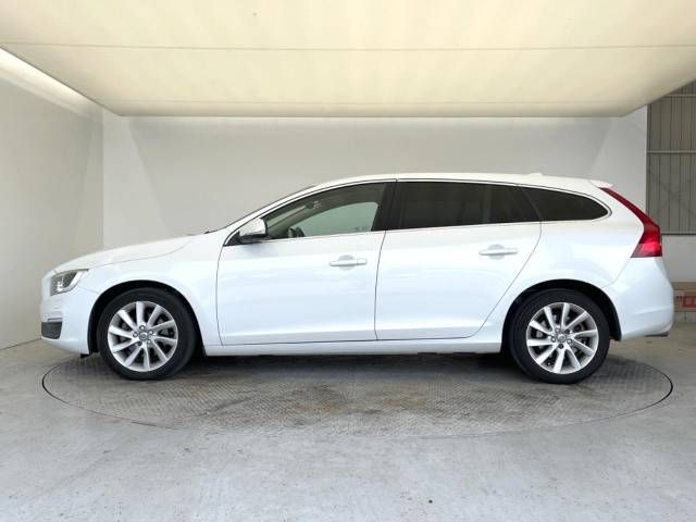 Volvo V60 2016-09 20661-17